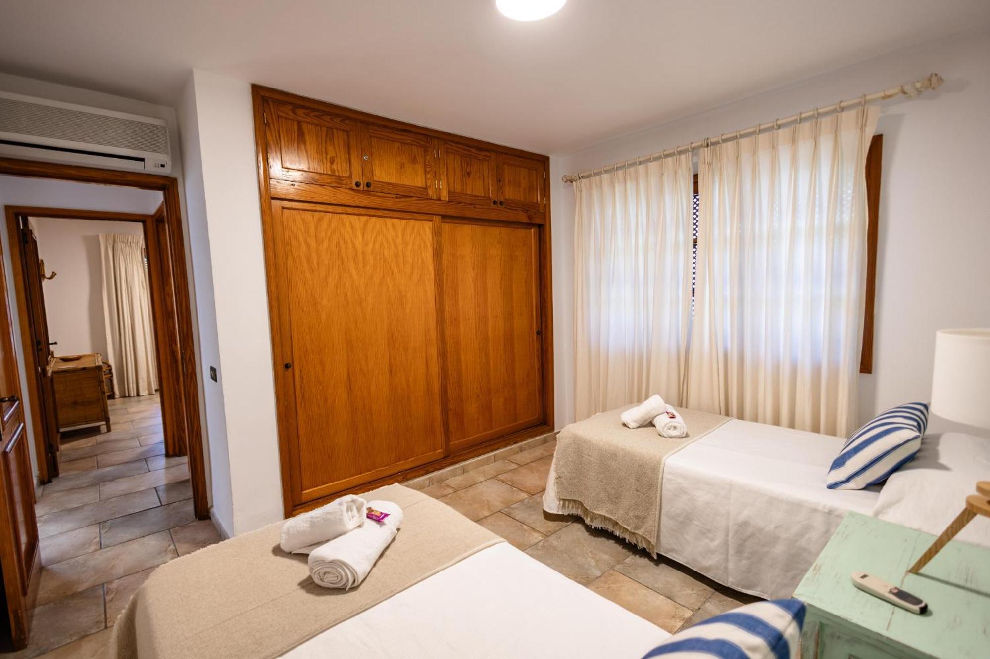 Oasis Holycan - By Gestion Vacacional Canarias San Bartolomé Eksteriør bilde