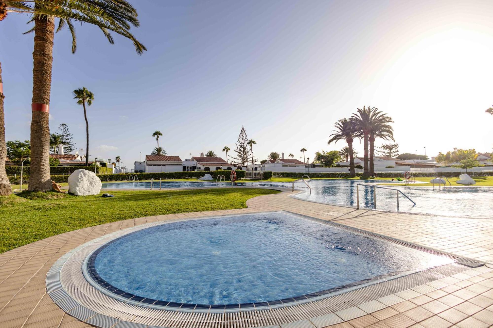 Oasis Holycan - By Gestion Vacacional Canarias San Bartolomé Eksteriør bilde