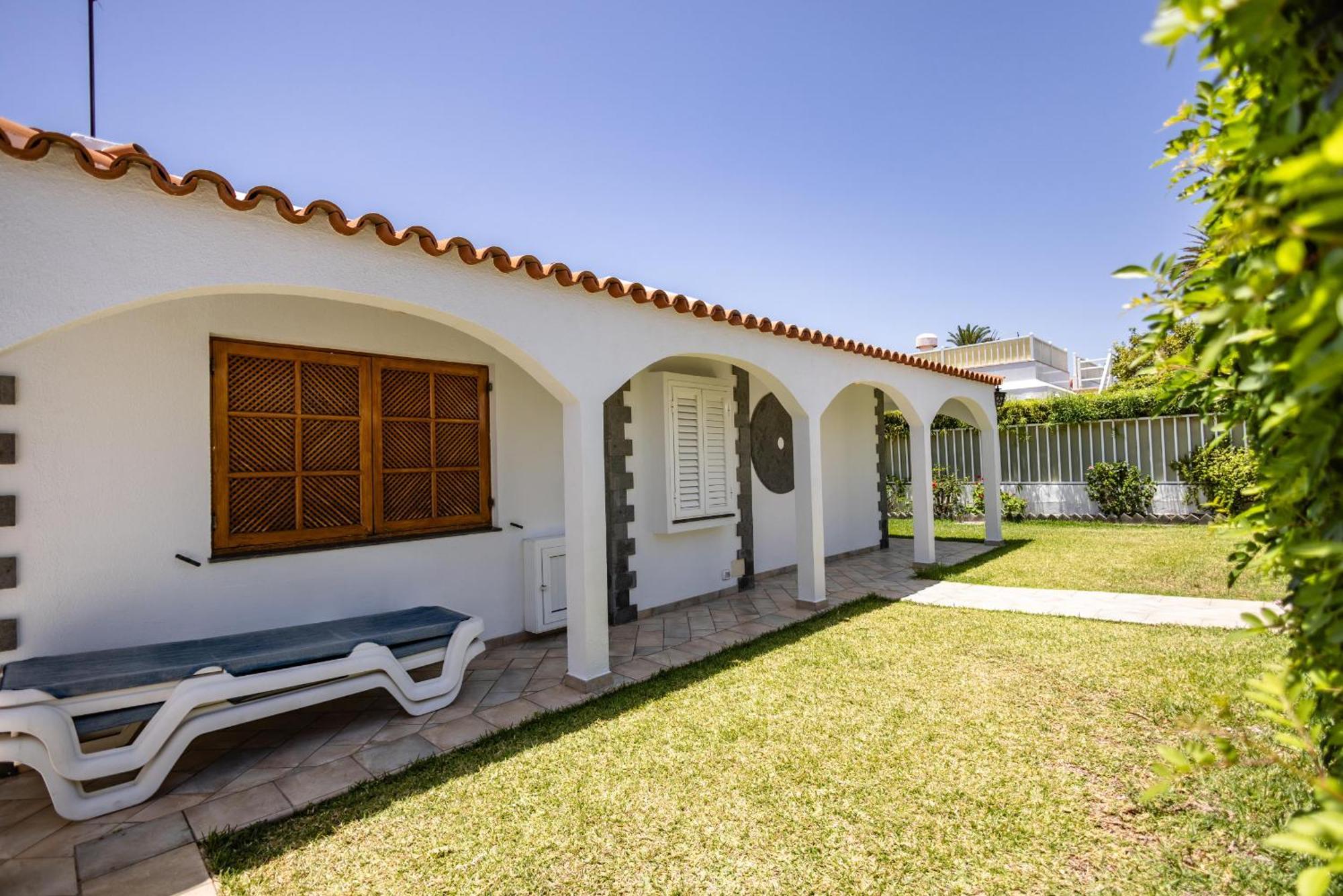 Oasis Holycan - By Gestion Vacacional Canarias San Bartolomé Eksteriør bilde