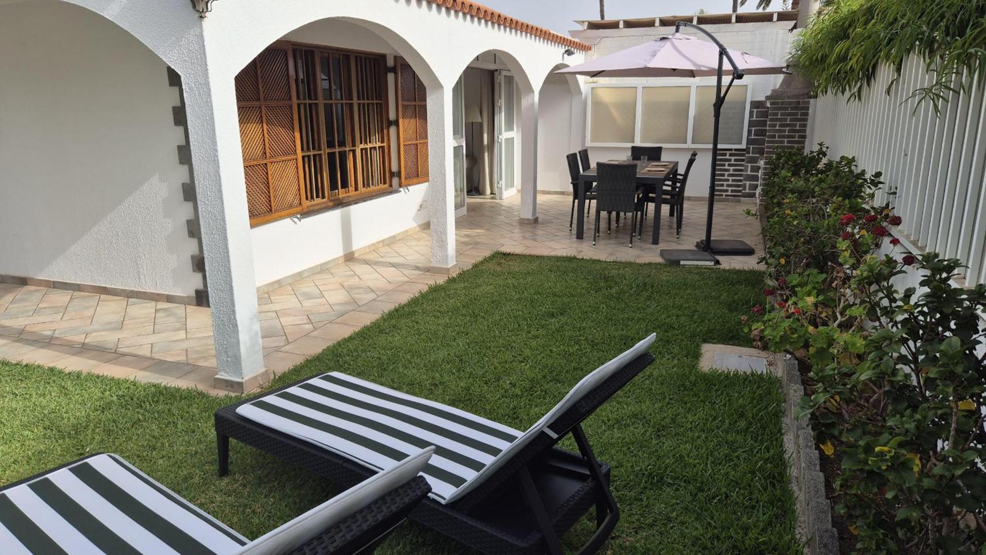 Oasis Holycan - By Gestion Vacacional Canarias San Bartolomé Eksteriør bilde